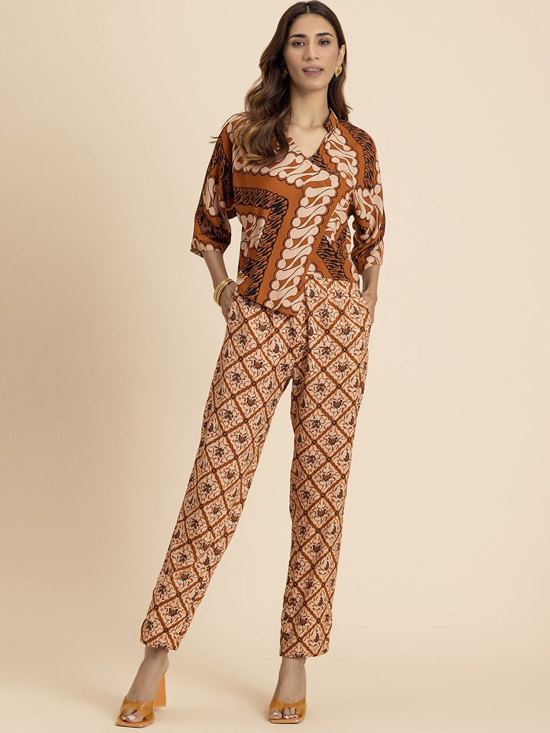 

Moomaya Abstract Printed Mandarine Collar Top With Trousers, Rust