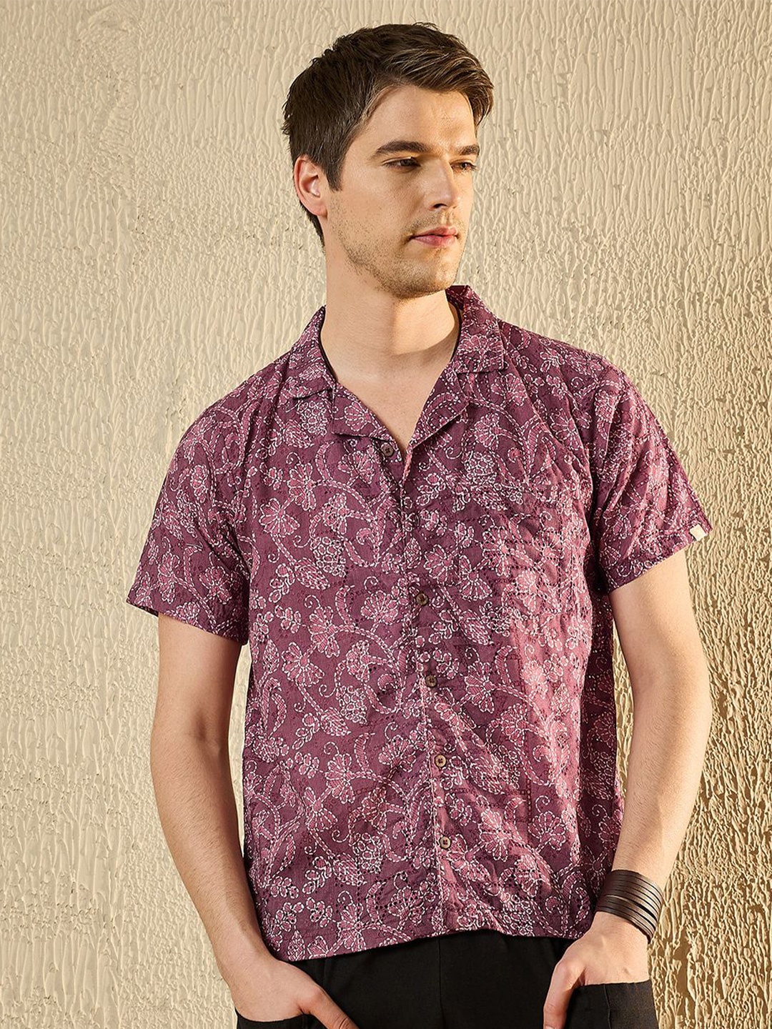 

Modeve Men Spread Collar Floral Printed Casual Shirt, Maroon