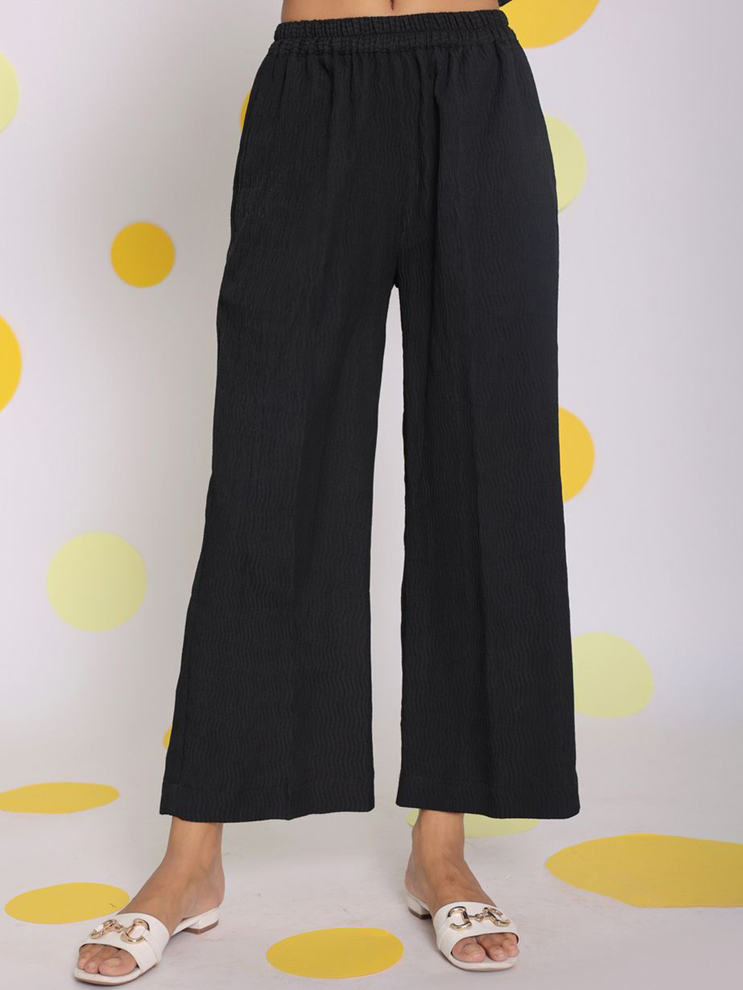 

KAORI BY SHREYA AGARWAL Women Relaxed Straight Leg High-Rise Trousers, Black