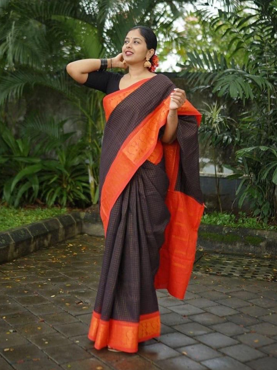 

Kriyansh Woven Design Zari Banarasi Saree, Black