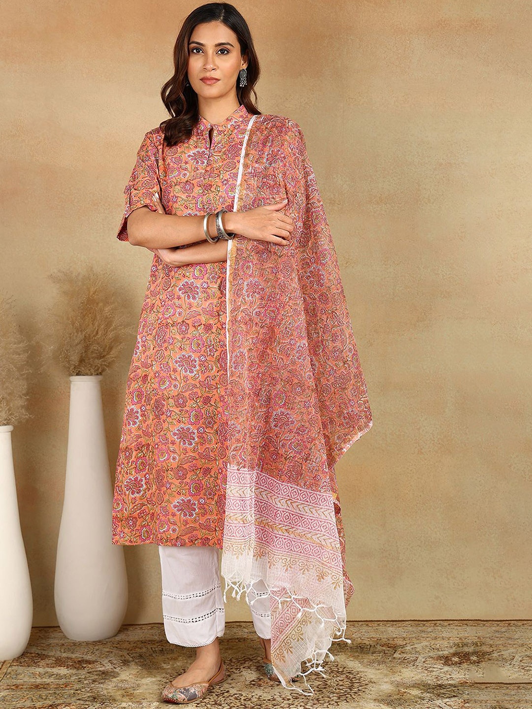 

Tahiliya Floral Printed Mandarin Collar Cotton Straight Kurta, Pink