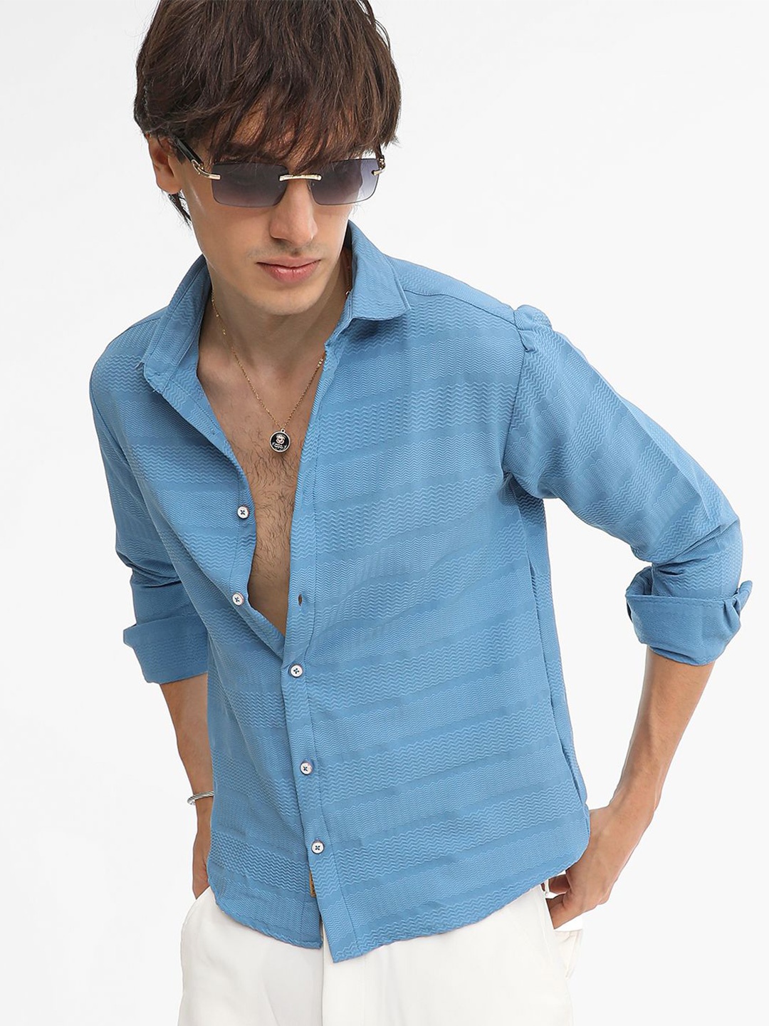 

Campus Sutra Men Comfort Spread Collar Striped Casual Shirt, Blue