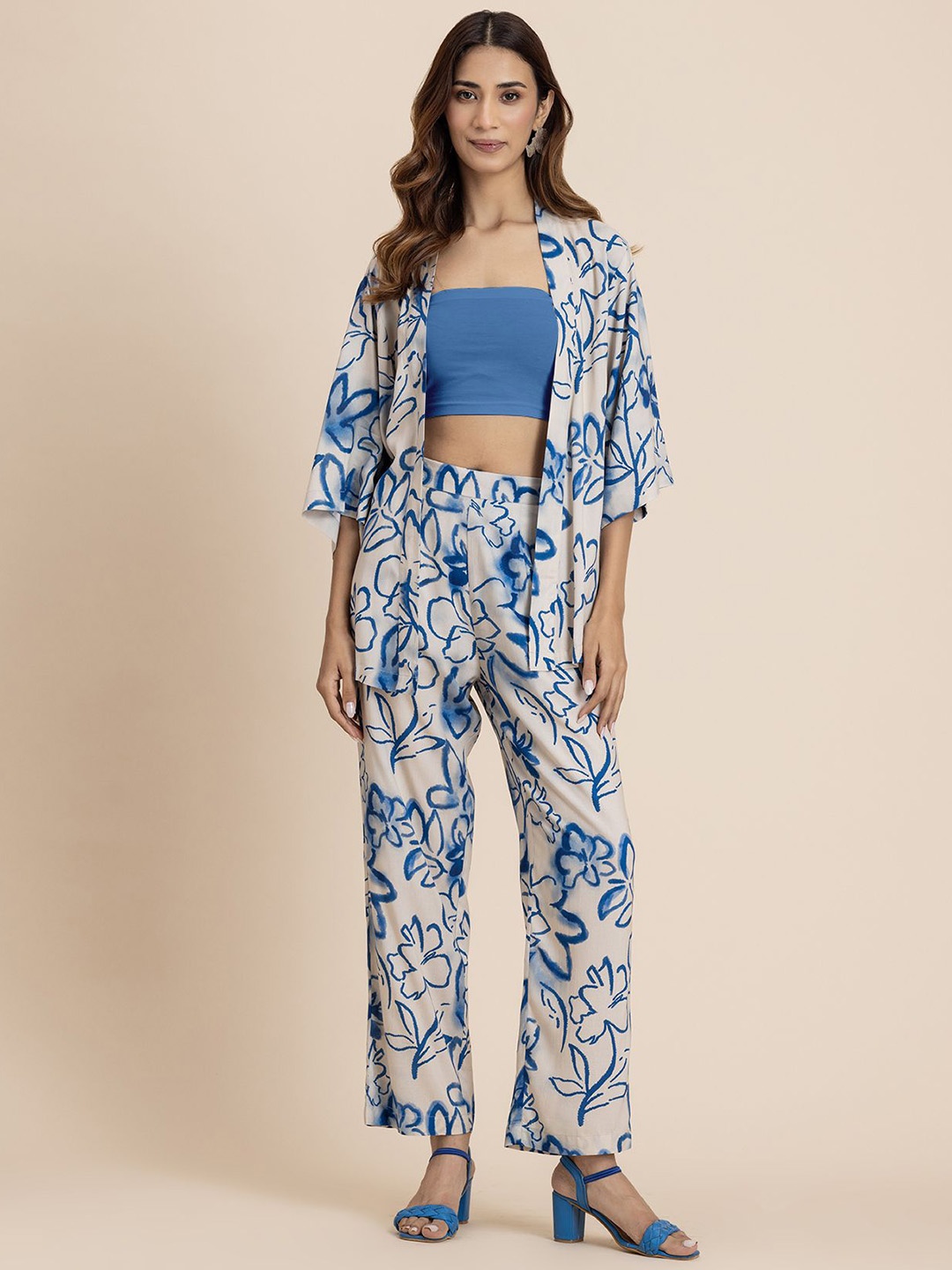 

Moomaya Floral Printed Shawl Neck Shrug With Trousers, Blue