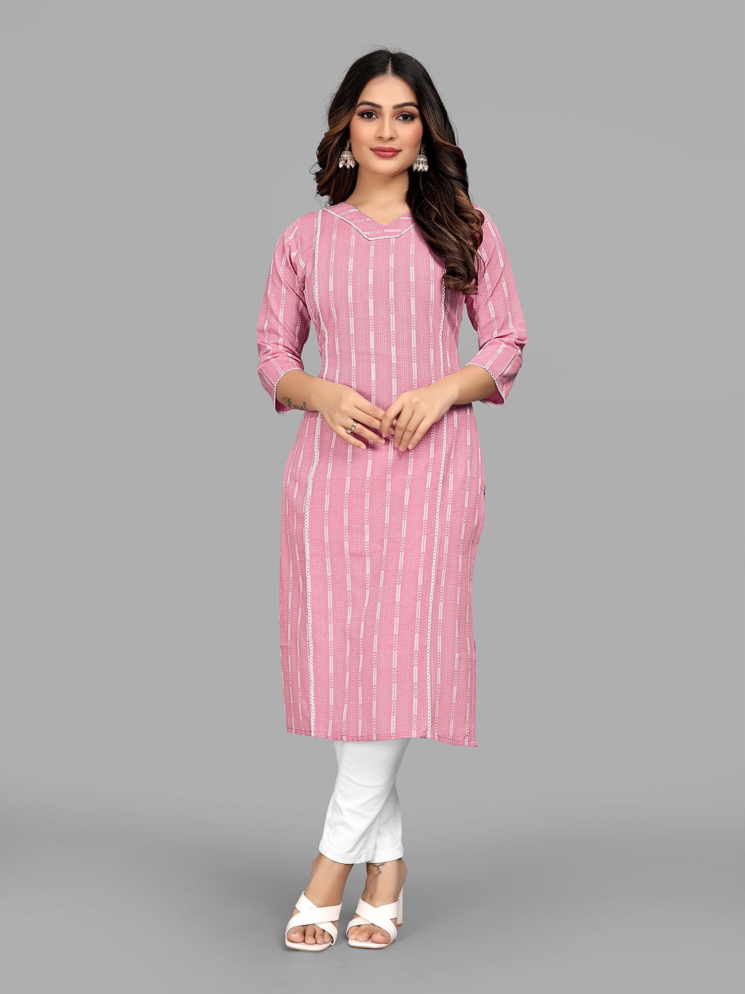 

PARNAVI Striped Cotton Straight Kurta, Pink