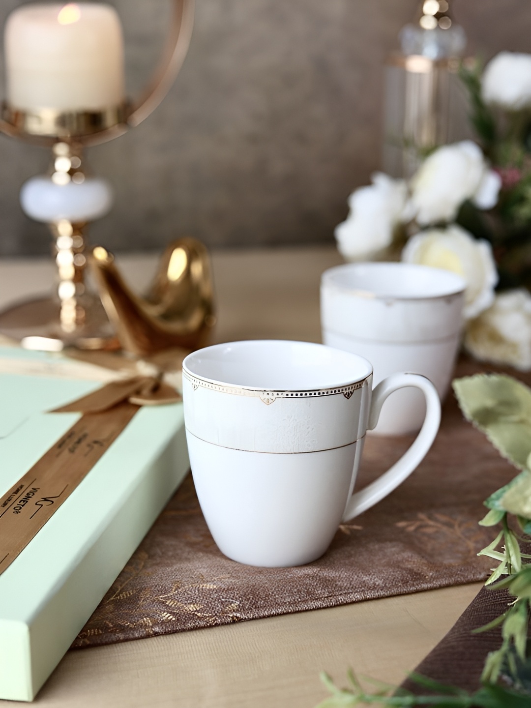 

vigneto Gold-Toned & White Textured Porcelain Glossy Mugs Set of Cups and Mugs