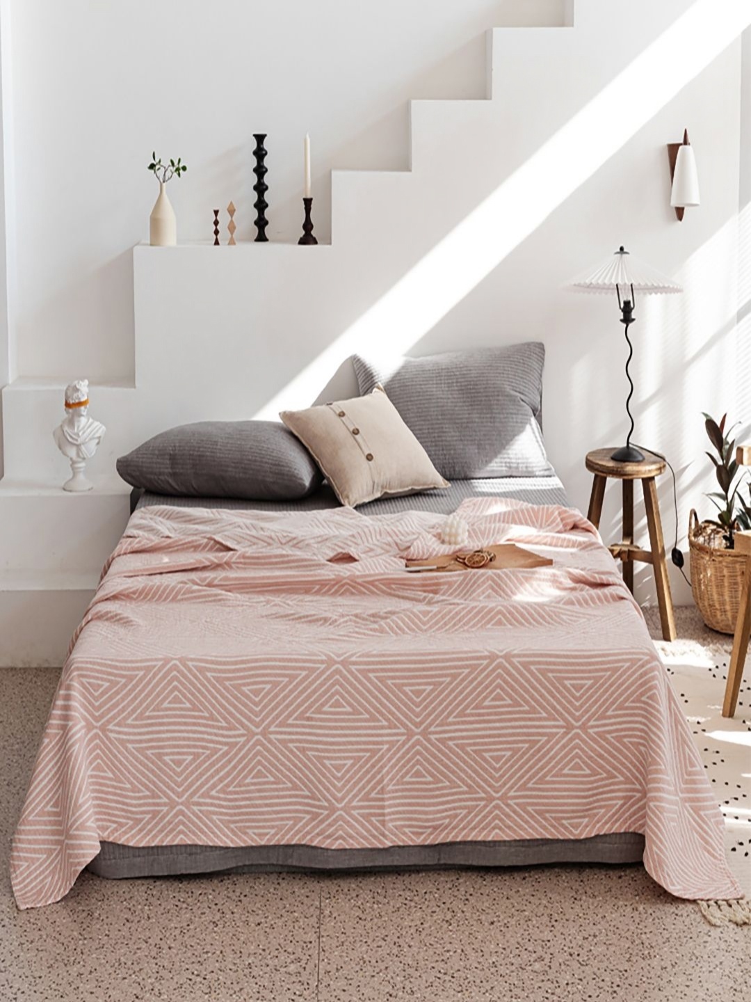 

JC HOME Pink & White Geometric AC Room 350 GSM Single Bed Quilt