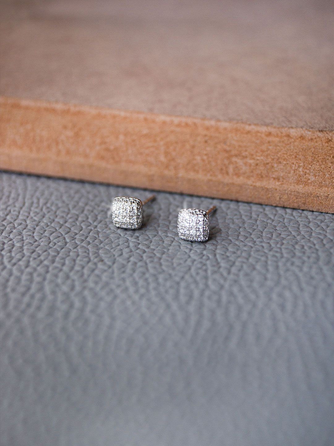 

MANNASH Sparkling Rhodium Plated Sterling Silver Cubic Zirconia Studded Studs Earrings