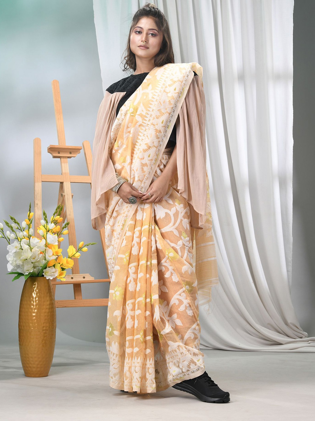 

TANTLOOM Floral Pure Cotton Jamdani Saree, Off white