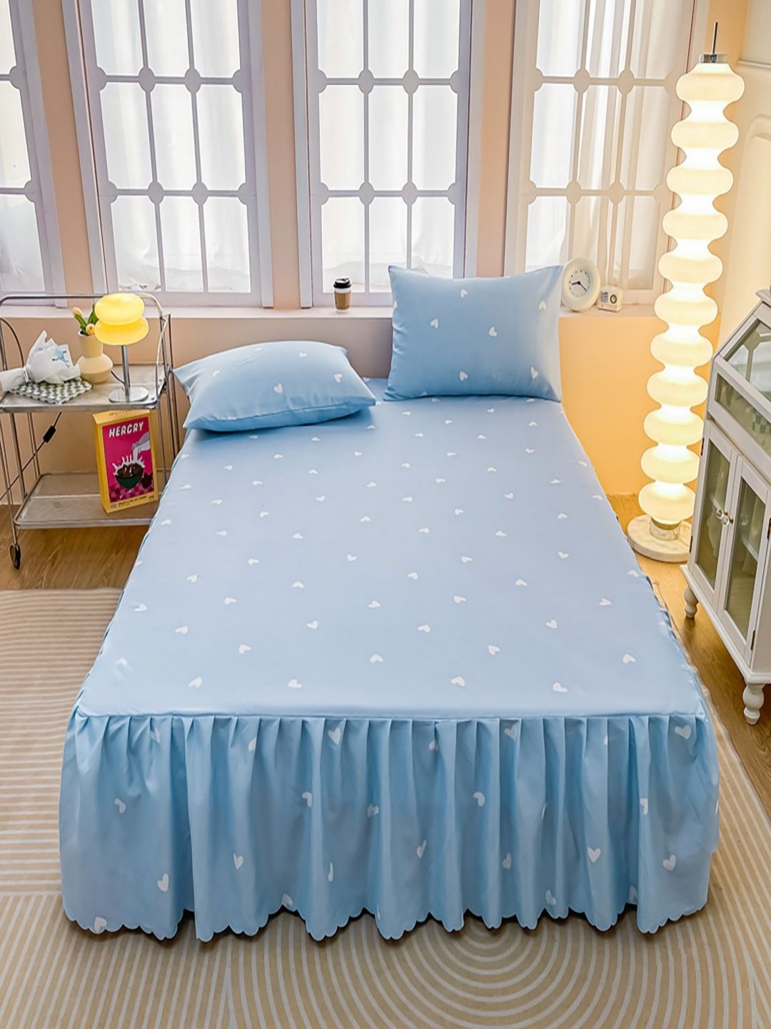 

JC HOME Blue & White Geometric Printed 150 TC Queen Fitted Bedsheet With 2 Pillow Covers