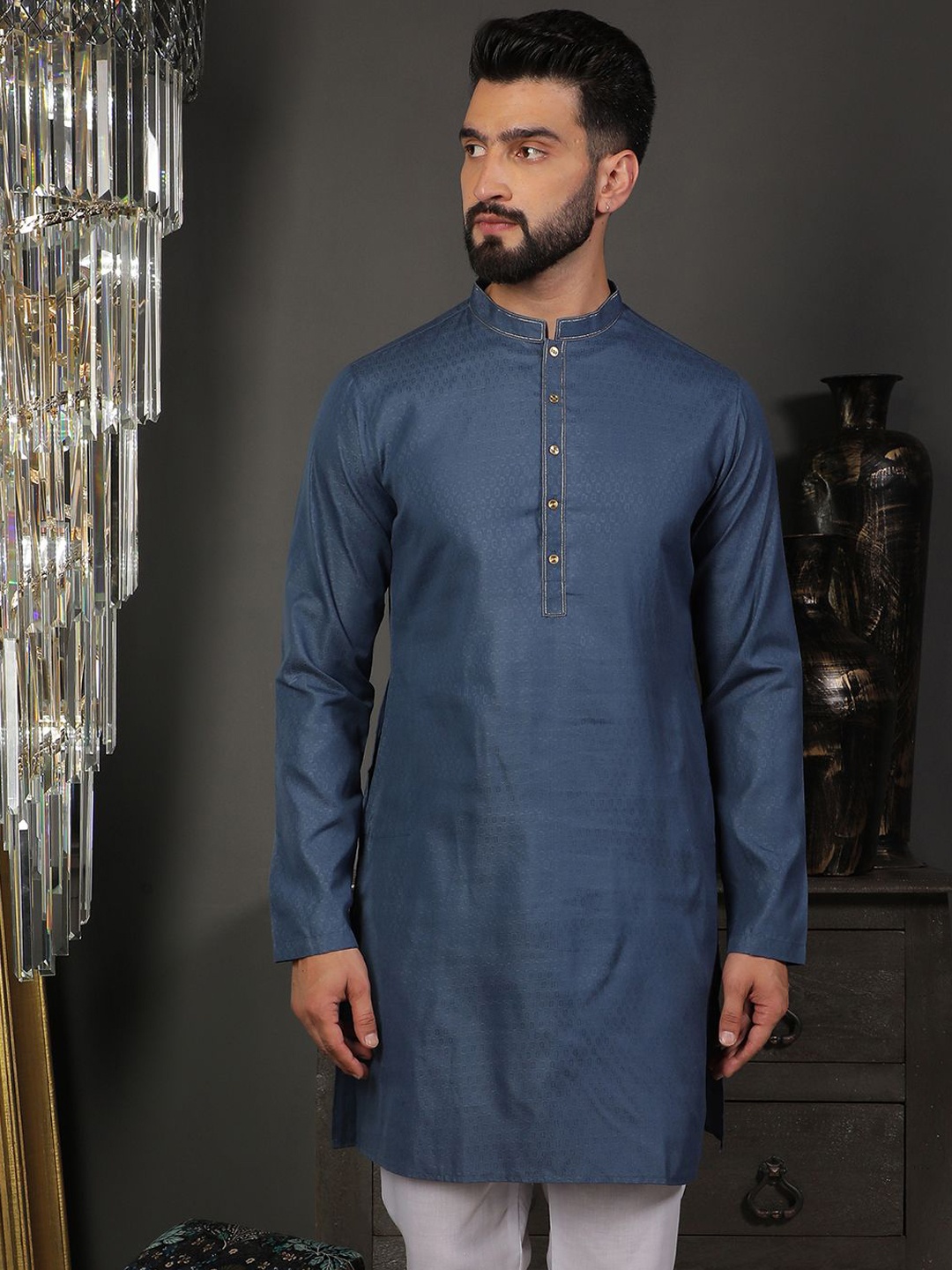 

DEYANN Geometric Woven Design Mandarin Collar Jacquard Weave Straight Kurta, Navy blue