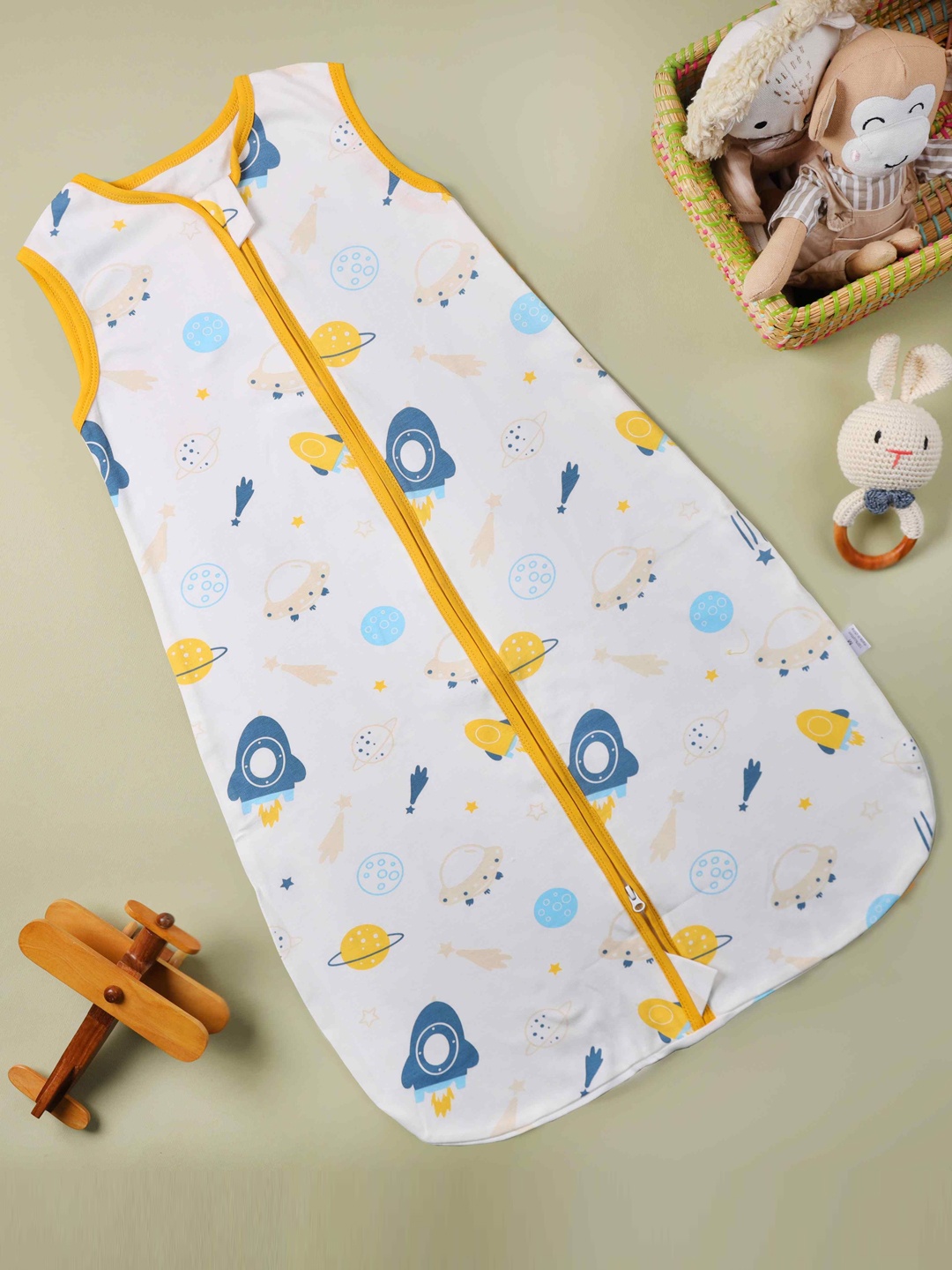 

KICKS & CRAWL Infants Printed Baby Sleeping Bag, White