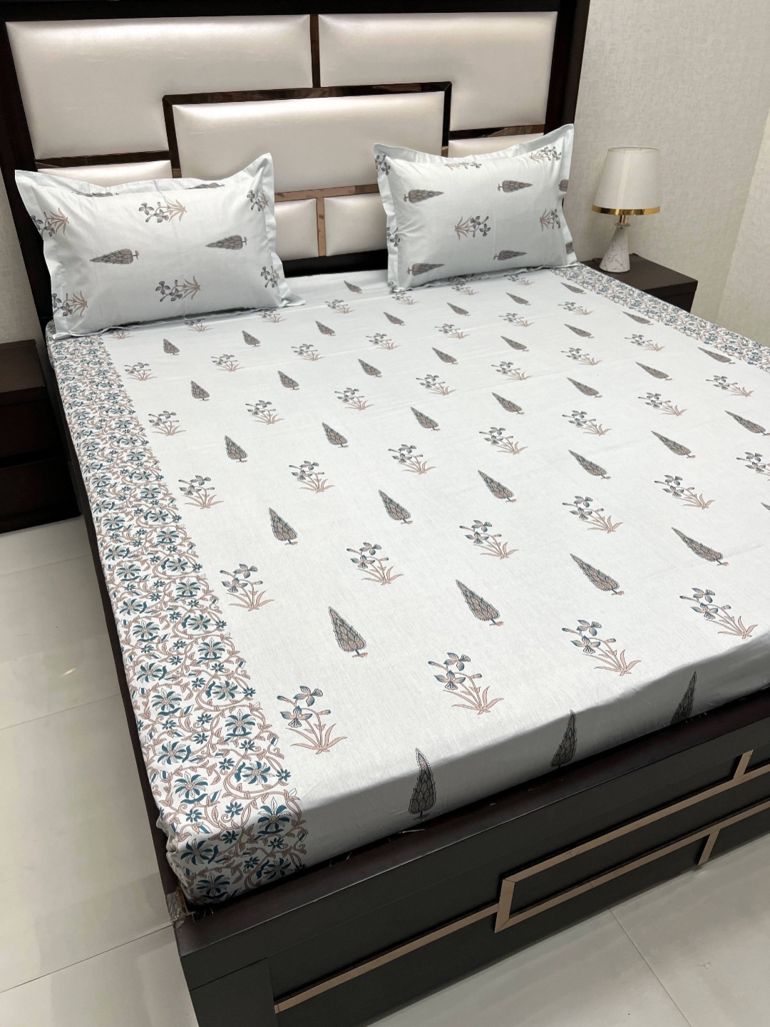 

Pure Decor Blue Ethnic Motifs Pure Cotton 330 TC Queen Bedsheet with 2 Pillow Covers