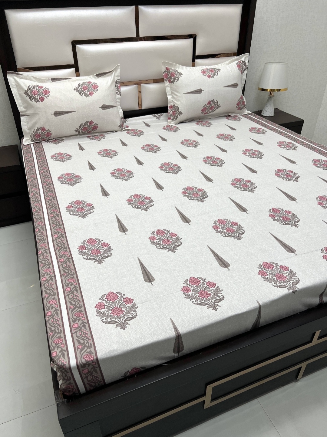 

Pure Decor Pink Ethnic Motifs Pure Cotton 330 TC Queen Bedsheet with 2 Pillow Covers
