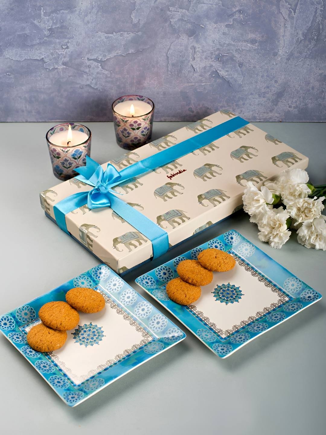 

Fabindia Tuhina Blue & White 2 Pieces Printed Ceramic Food Platter & Box