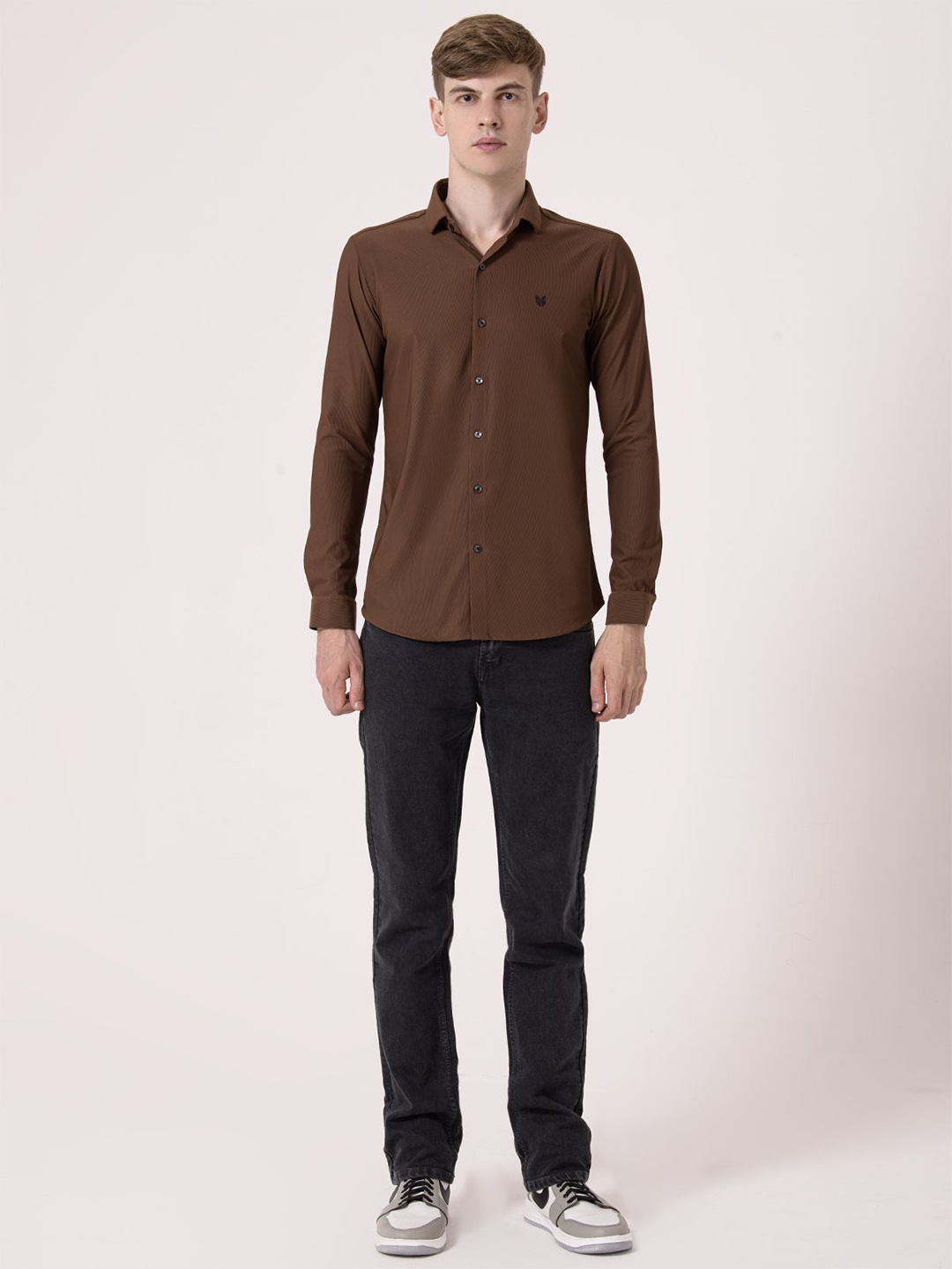 

Albion By CnM Men Spread Collar Solid Casual Shirt, Brown