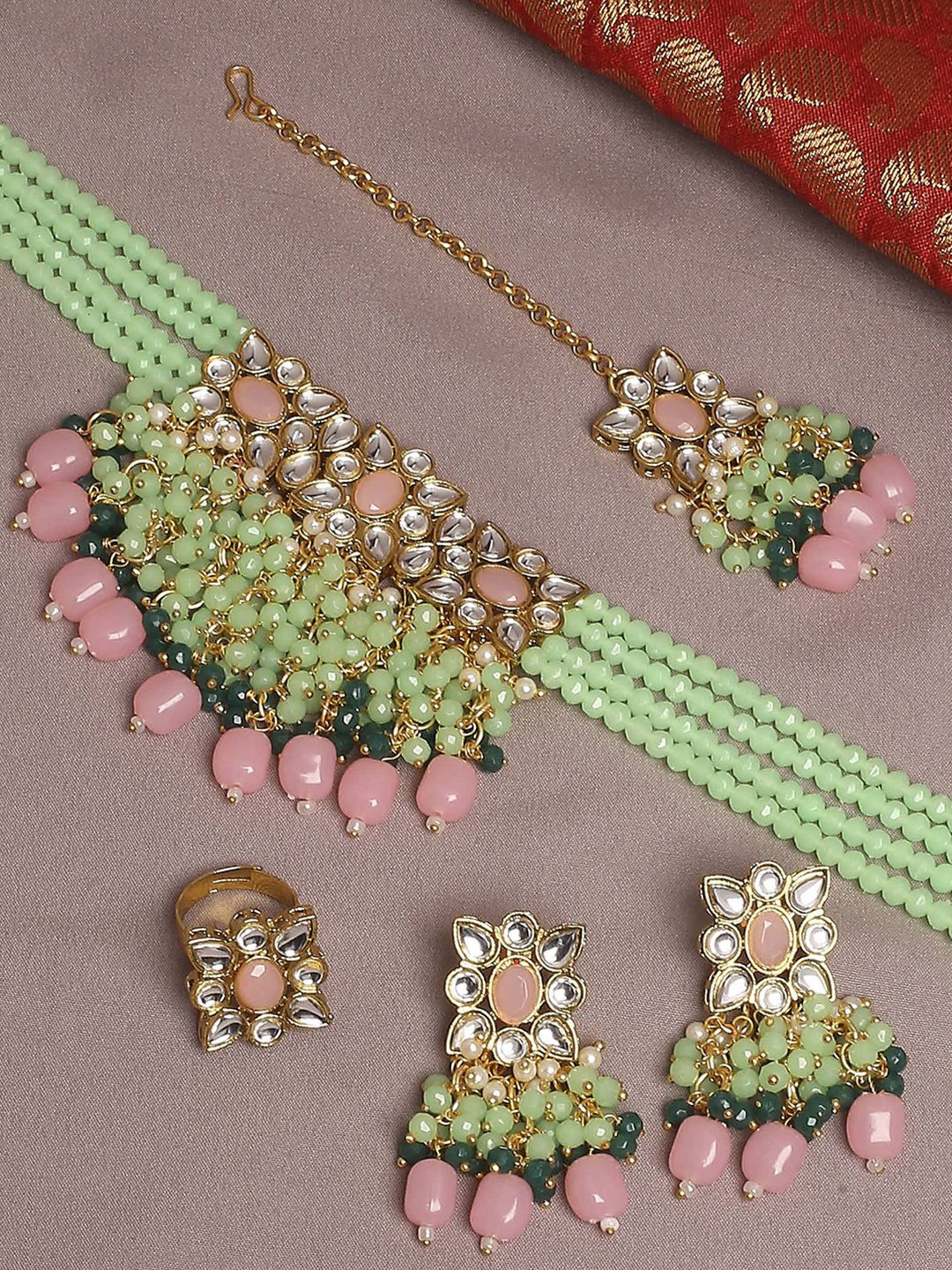 

Sangria Kundan Stone Studded & Beaded Jewellery Set, Gold