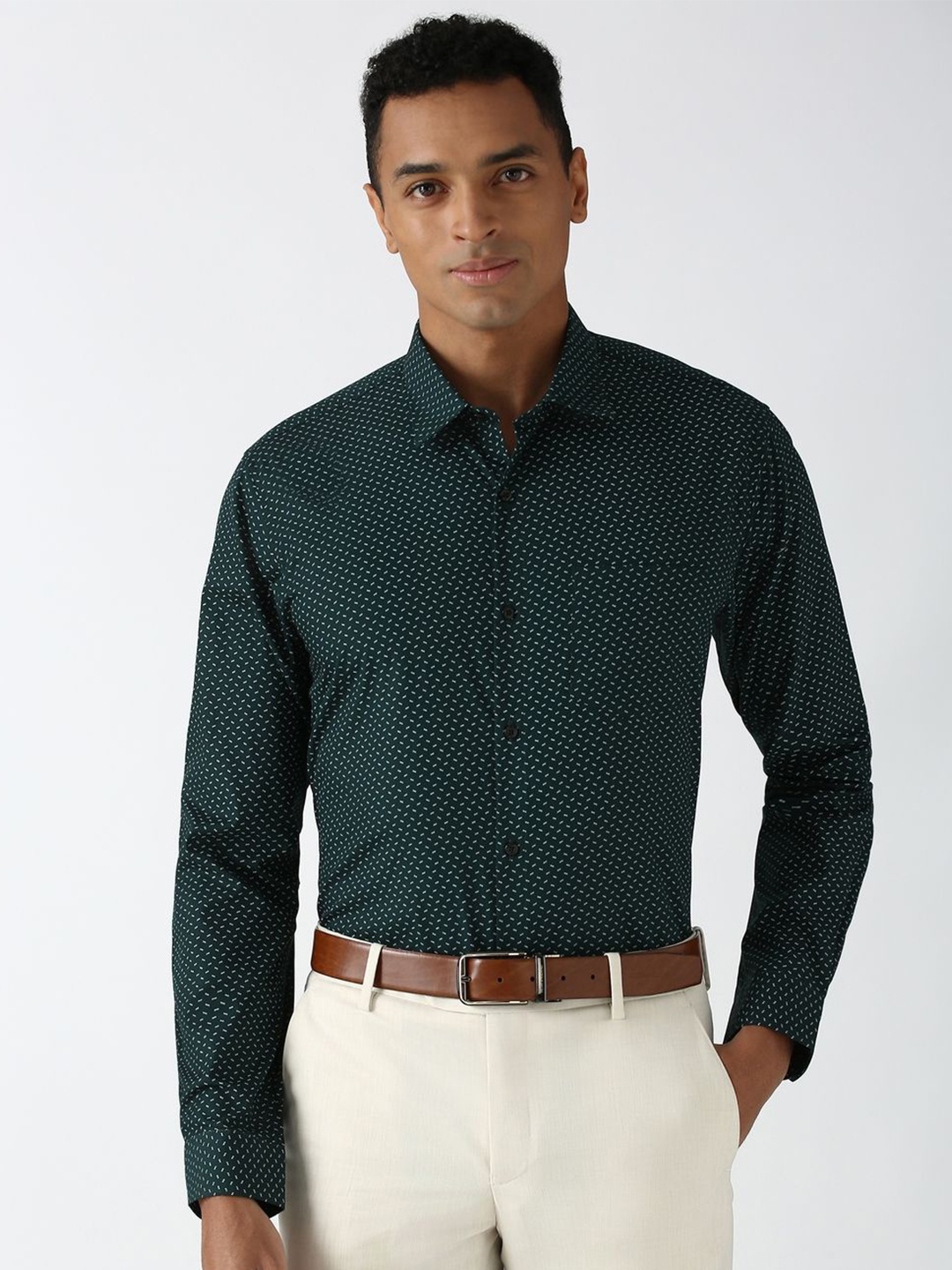 

Peter England Men Slim Fit Opaque Printed Formal Shirt, Green