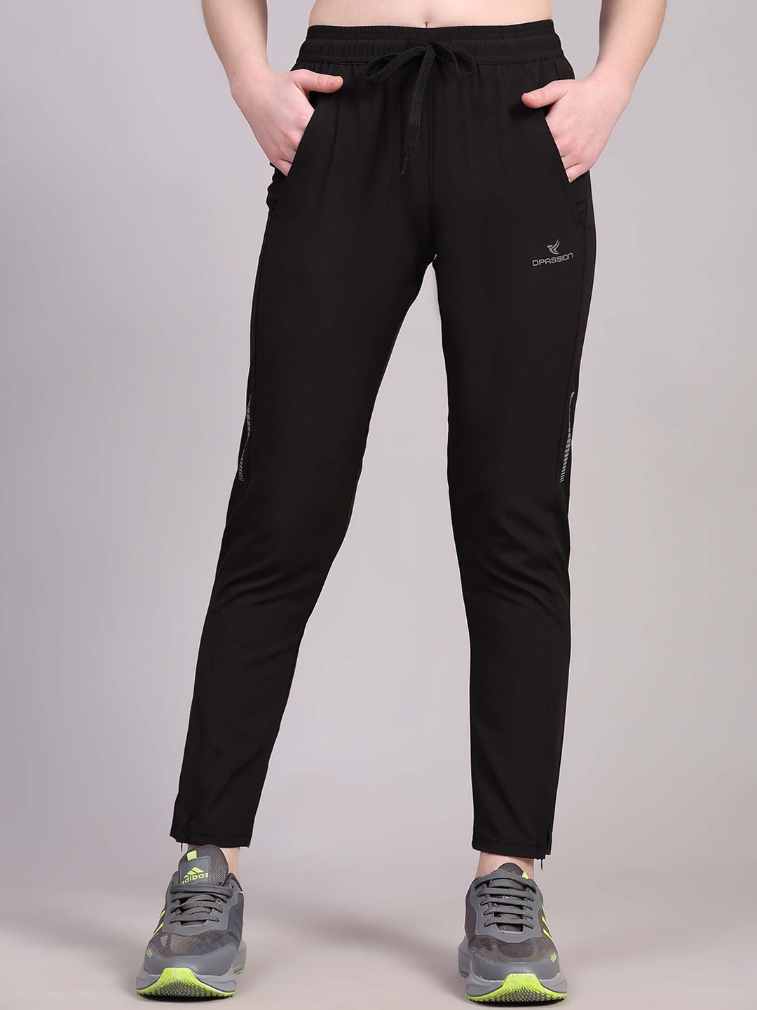 

Dpassion Women Rapid-Dry Side Pocket Track Pants, Black