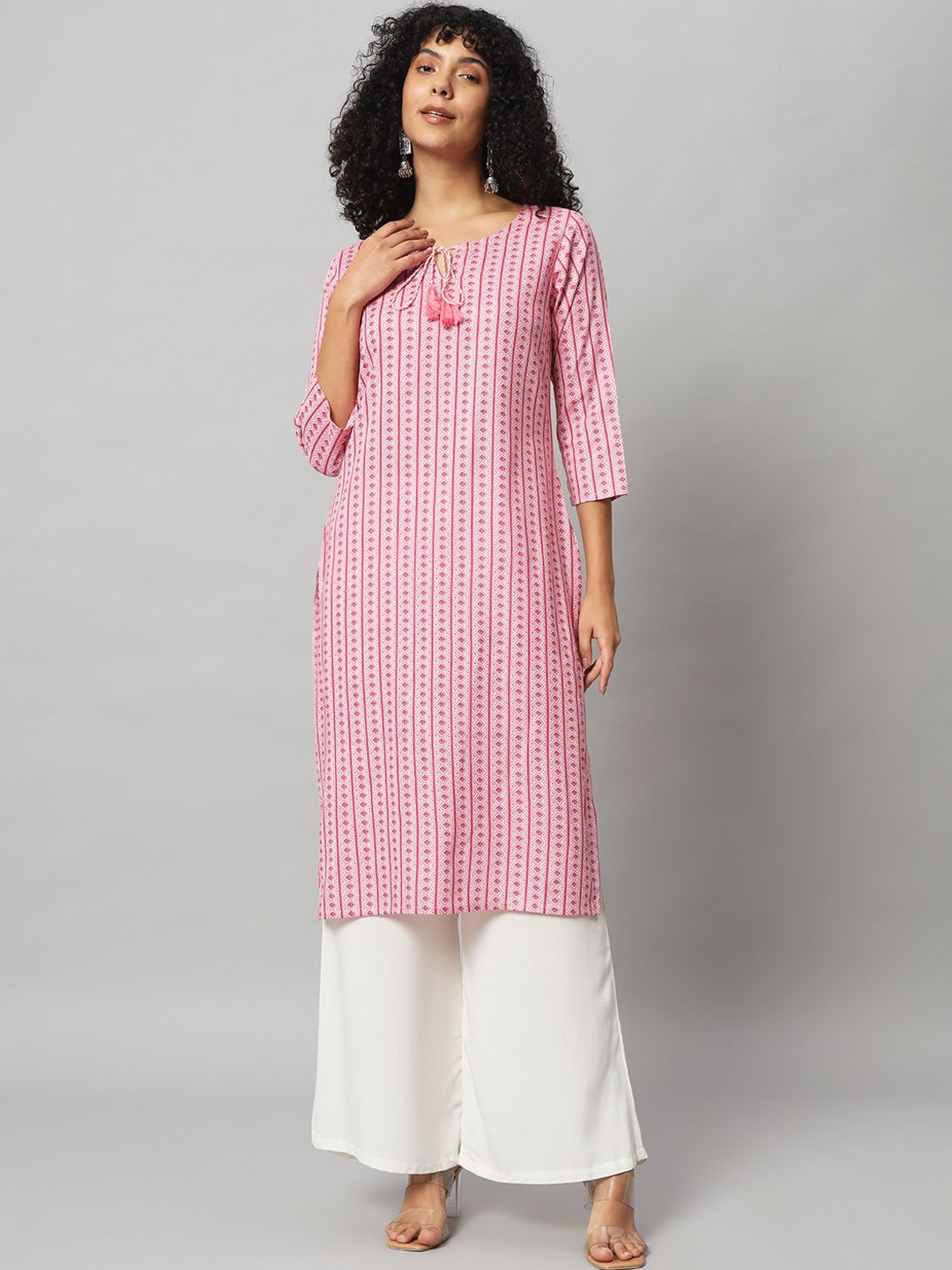 

Sa Rasa Geometric Printed Tie-Up Neck Straight Kurta, Pink