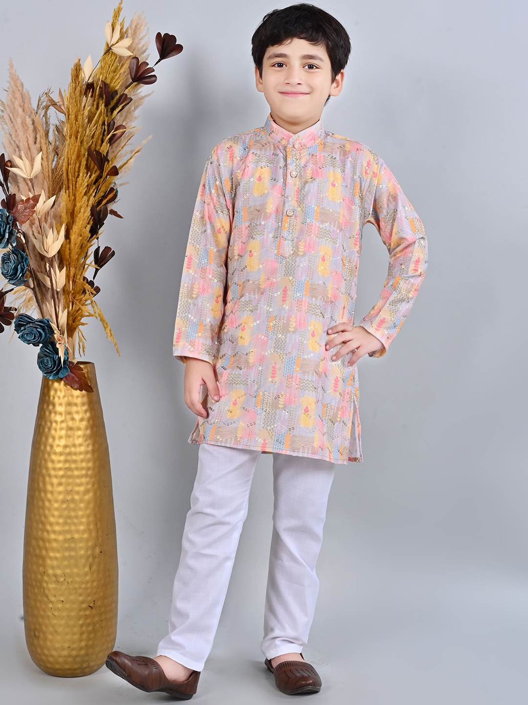

BT DEZINES Boys Floral Printed Straight Sequinned Kurta with Pyjamas, Pink