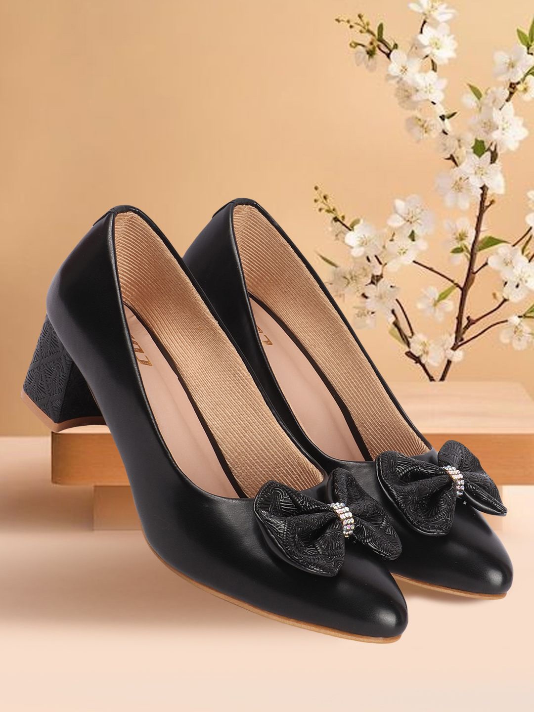 

Colo Women Block Pumps With Bows, Black