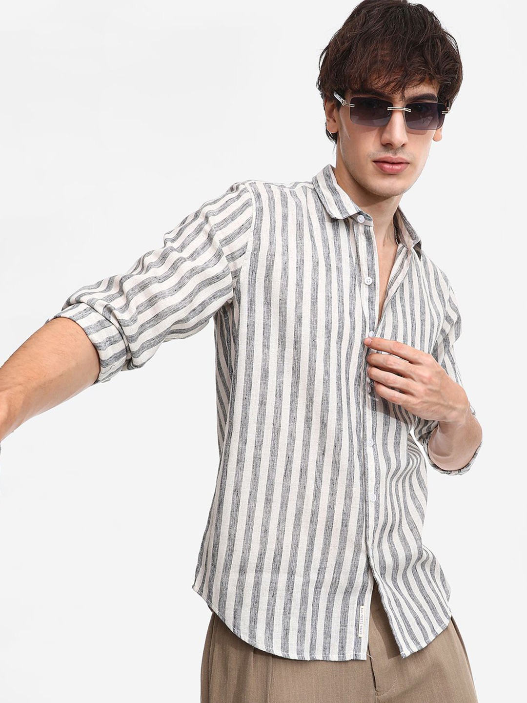 

Campus Sutra Men Comfort Spread Collar Striped Cotton Casual Shirt, Grey