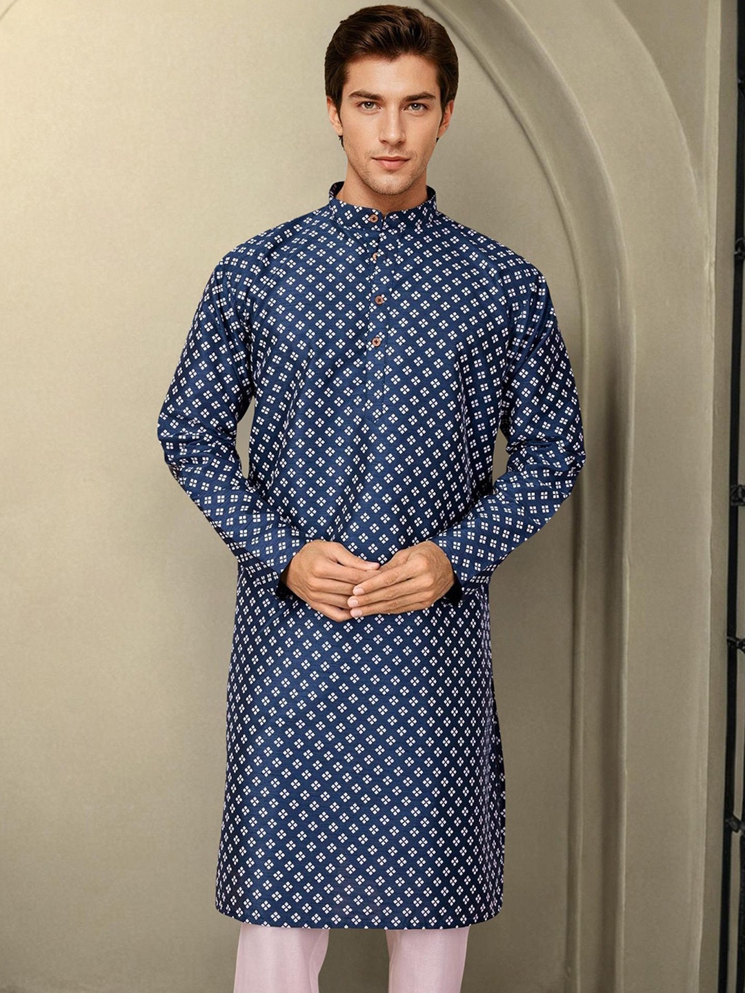 

Anouk Geometric Printed Mandarin Collar Regular Kurta With Pyjama, Navy blue