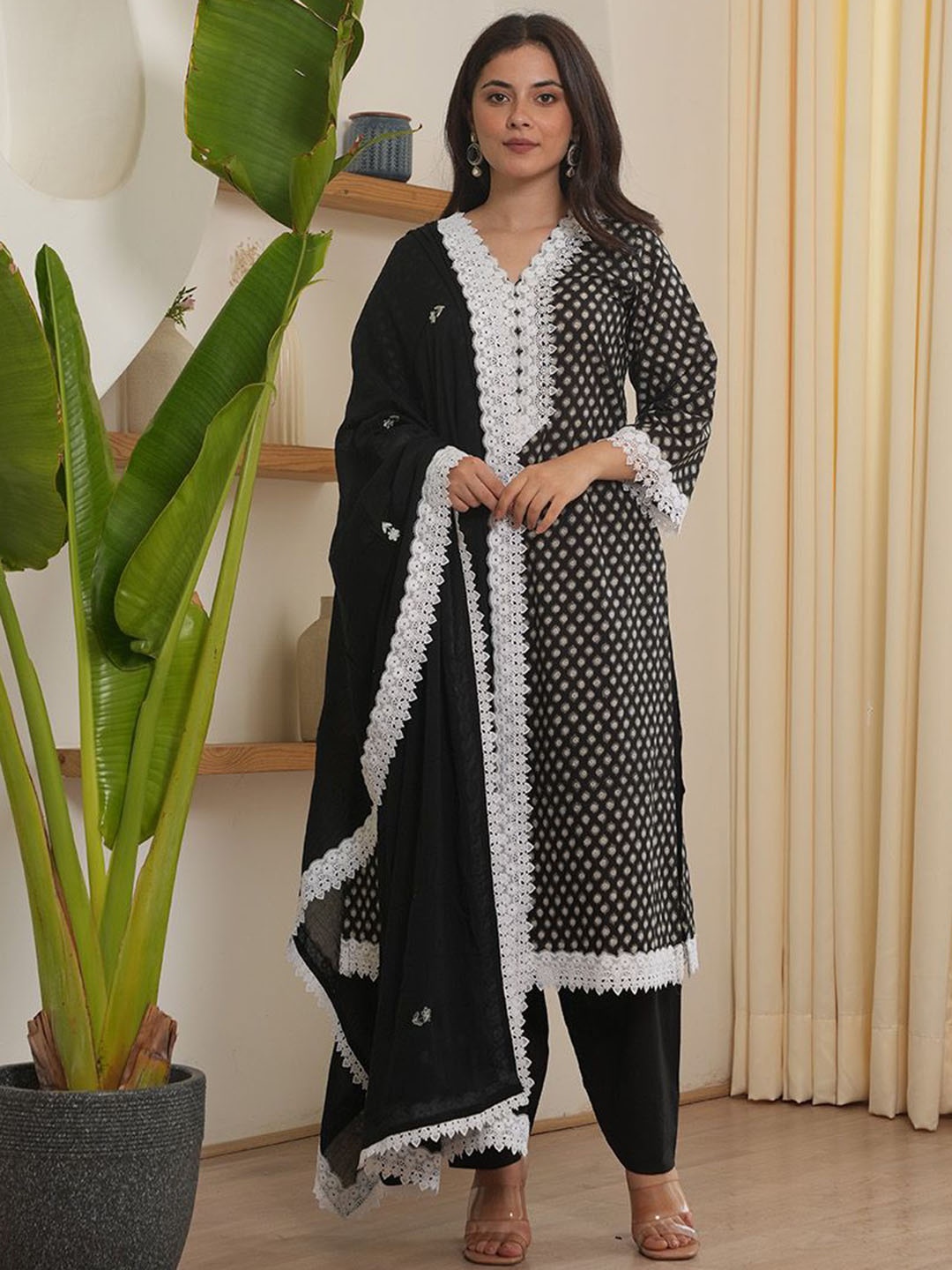 

OneWe Arya Floral Printed Pure Cotton Straight Kurta with Trousers & Dupatta, Black