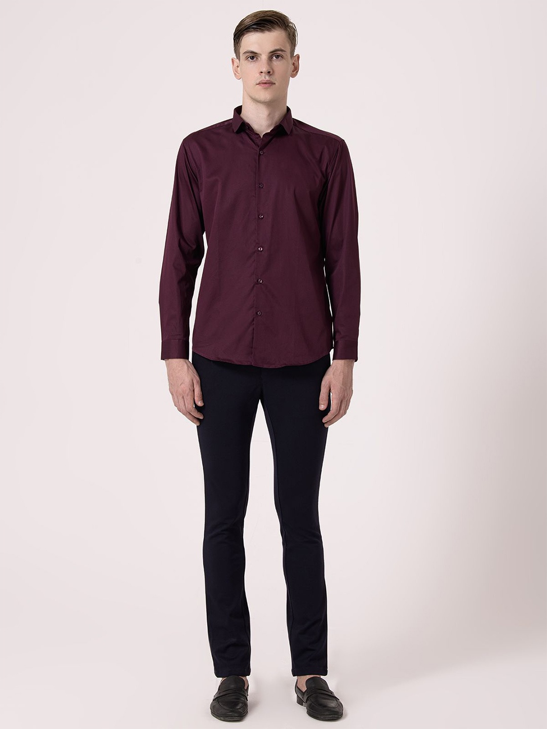 

Albion By CnM Men Spread Collar Solid Casual Shirt, Red