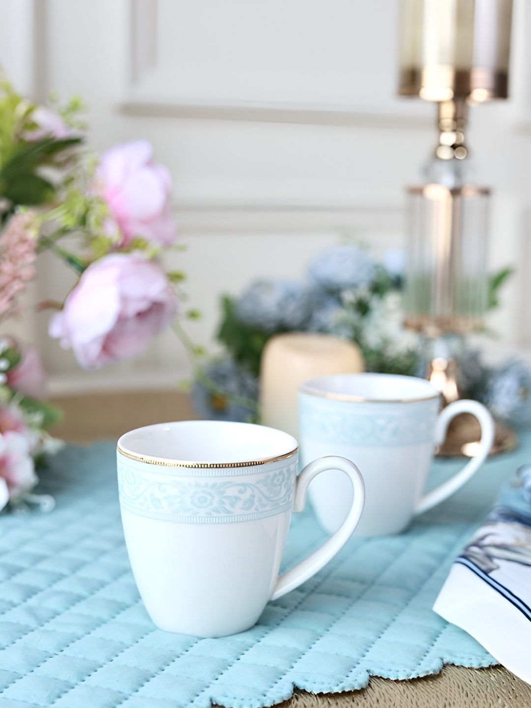 

vigneto Gold-Toned & White Textured Porcelain Glossy Mugs Set of Cups and Mugs