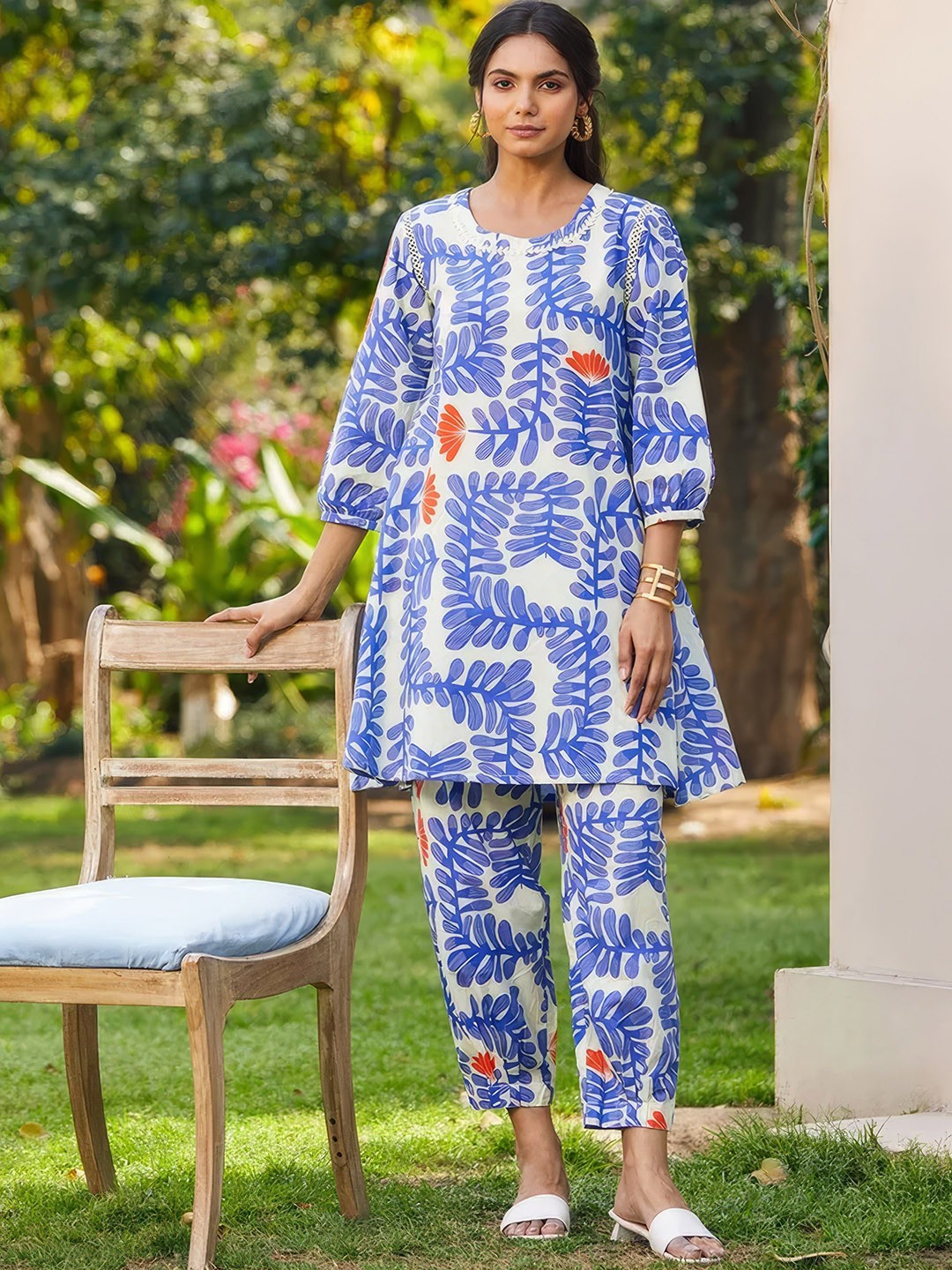 

FAB GALAXY Floral Printed Round Neck A-Line Kurta With Trousers, Blue