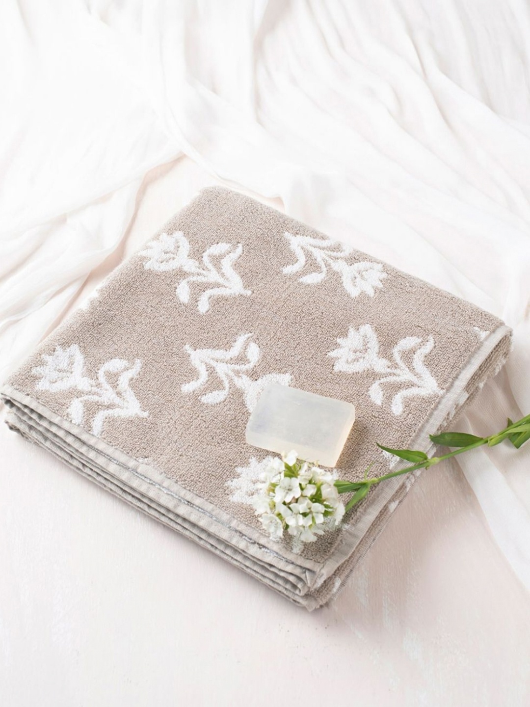 

Fabindia Vikal Beige & White Floral Cotton 570 GSM Pile Hand Towel