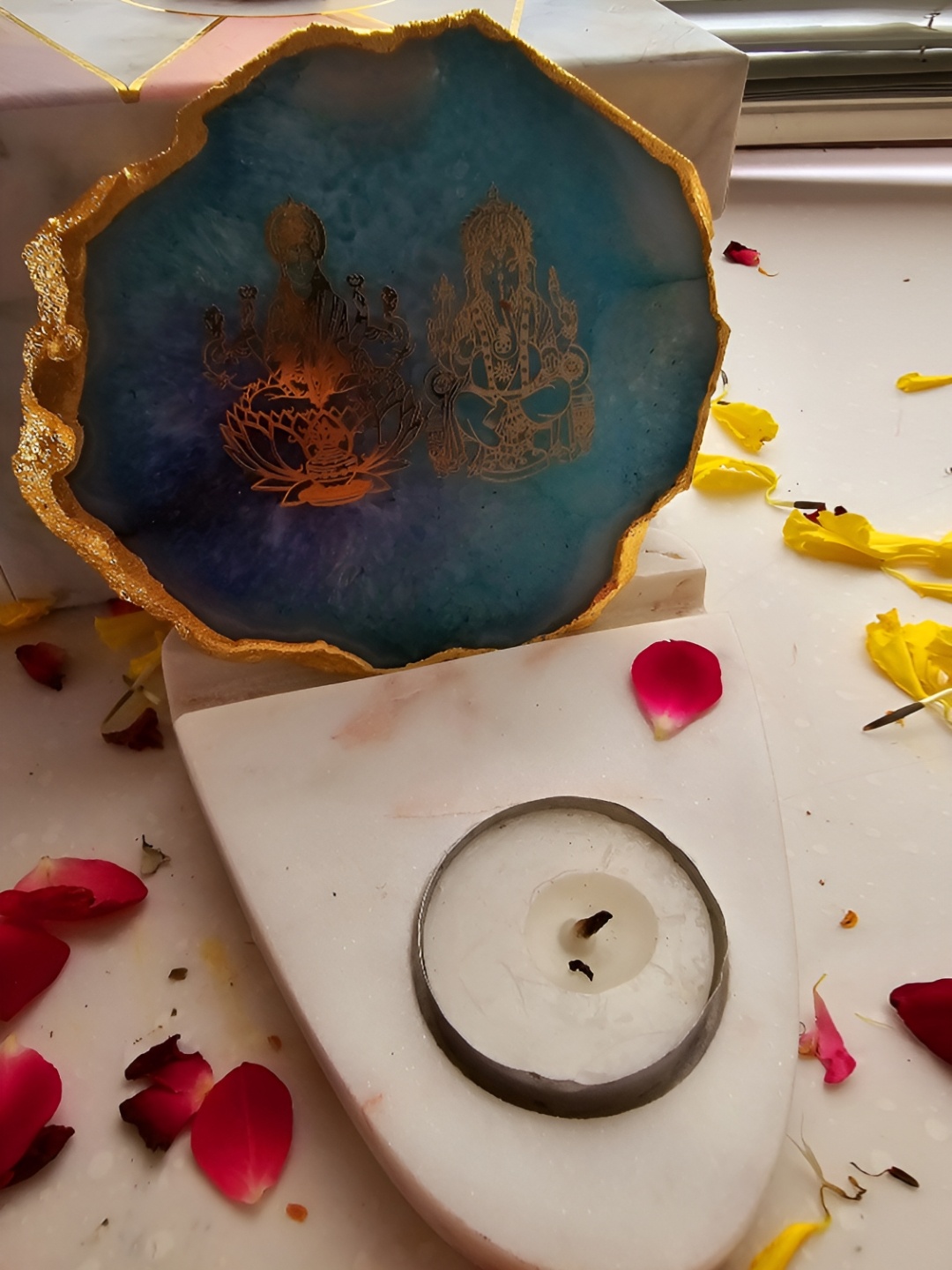 

HOMEARTE White Laxmi Ganesha Agate with marble base Tea light Religious Candle Holder