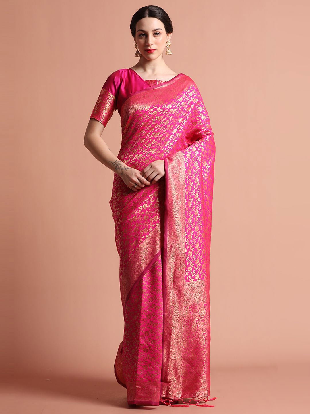 

Jaipur Kurti Heavy Banarasi Zari Woven Silk Blend Saree, Pink