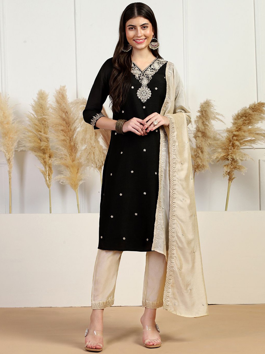 

FASHION DREAM Floral Embroidered V-Neck Straight Kurta with Trousers & Dupatta, Black