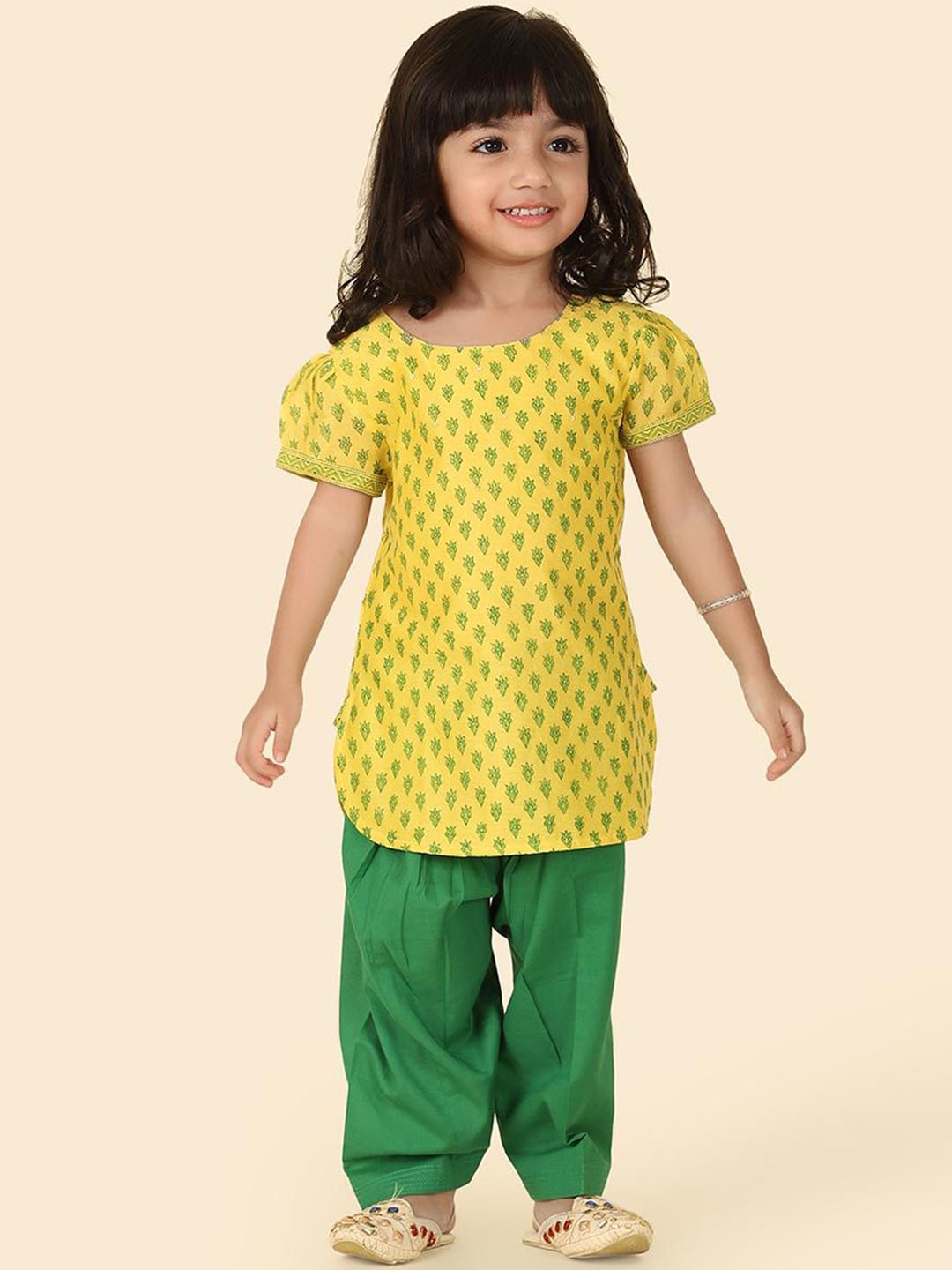 

Fabindia Girls Ethnic Motifs Printed Puff Sleeves Cotton Silk Kurta with Salwar, Yellow