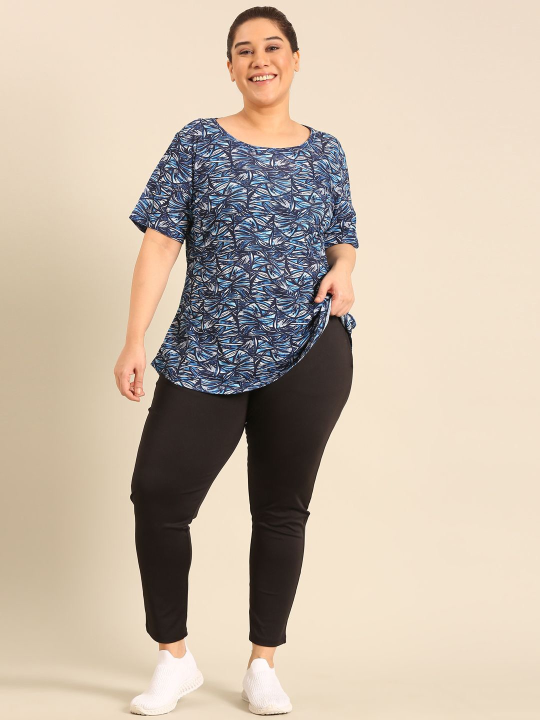 

The Pink Moon Women Abstract Printed Scoop Neck Plus Size Top, Blue