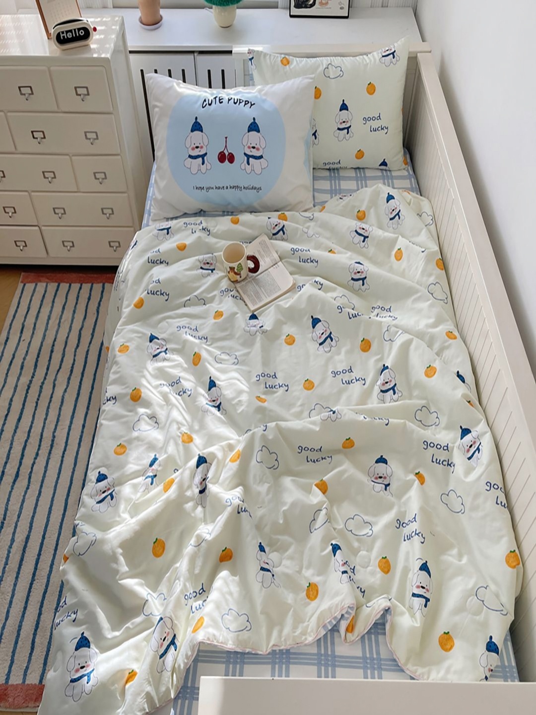 

JC HOME Blue & White Conversational Printed Double Queen Regular Bedding Set