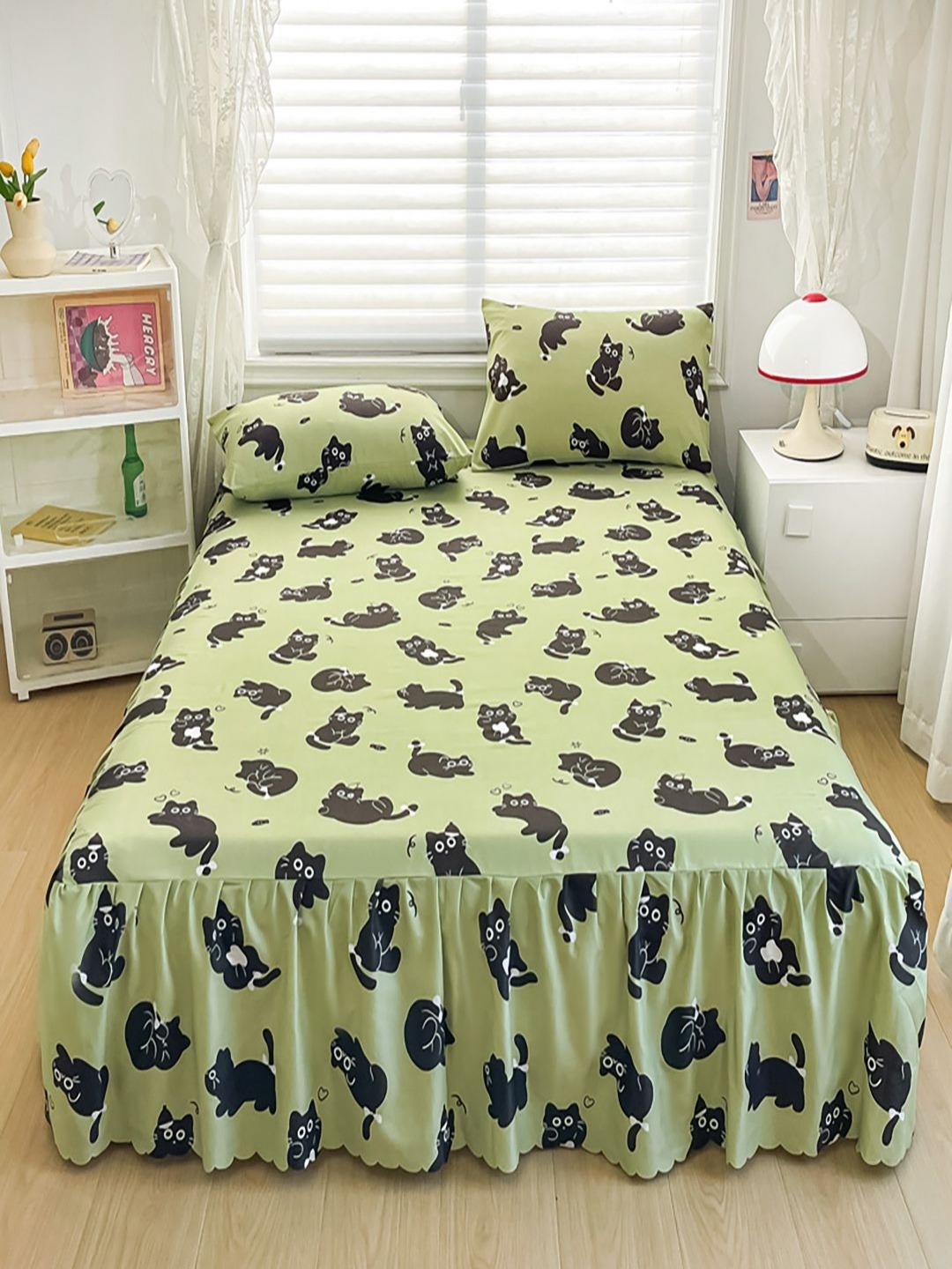 

JC HOME Green & Brown Graphic Printed 150 TC Single Fitted Bedsheet With Pillow Cover