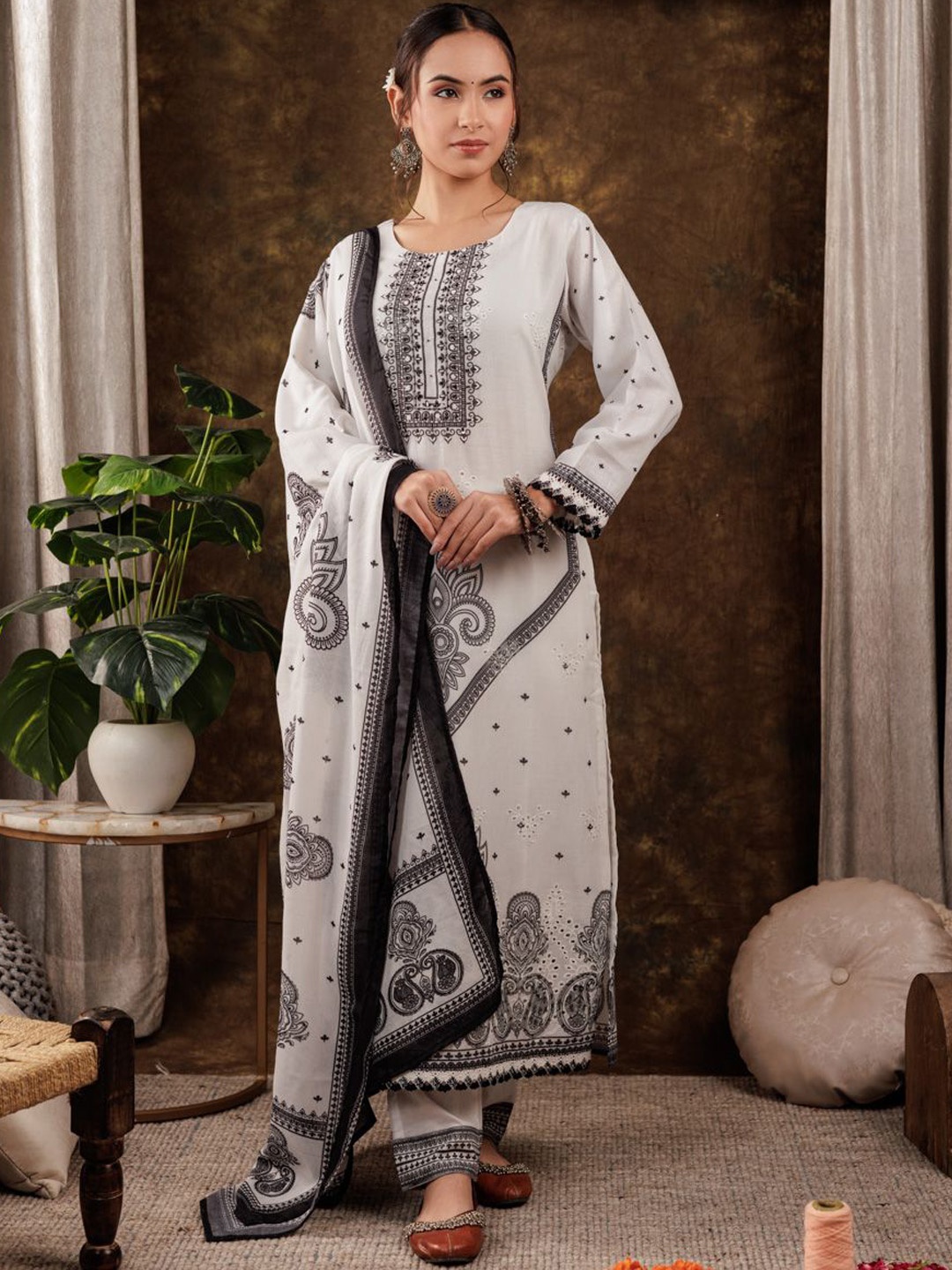 

Yufta White Paisley Embroidered Beads and Stones Pure Cotton Kurta With Trousers & Dupatta