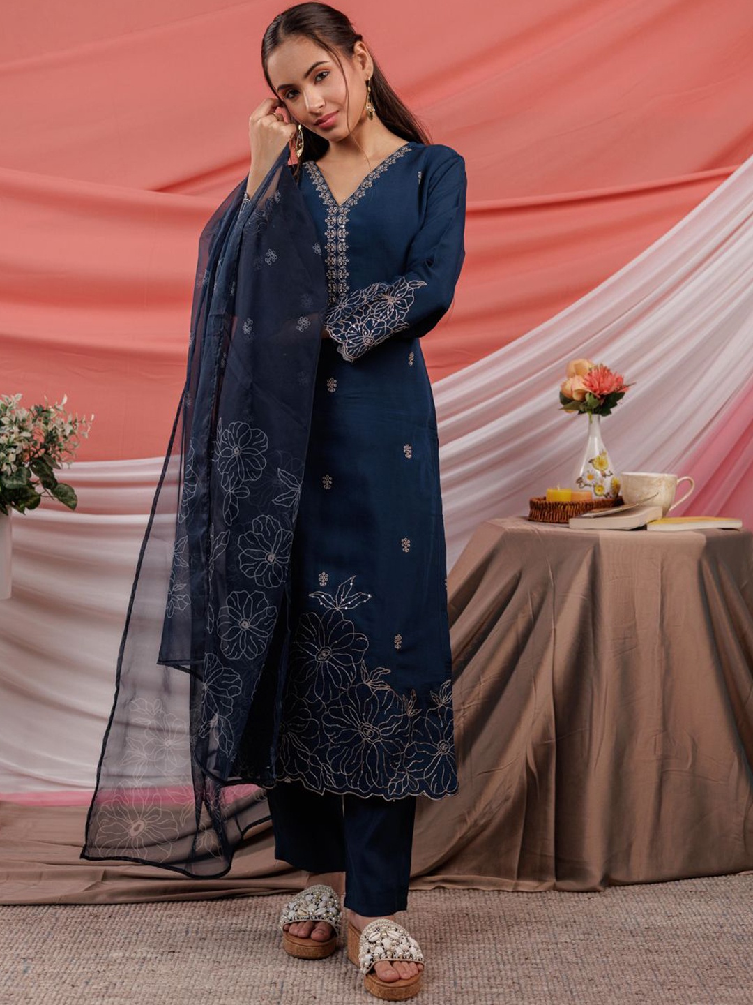 

Yufta Navy Blue Floral Embroidered V-Neck Sequinned Straight Kurta With Trousers & Dupatta