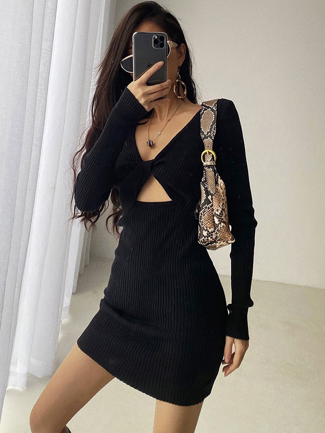 

StyleCast x Revolte Solid Cutout Bodycon Dress, Black