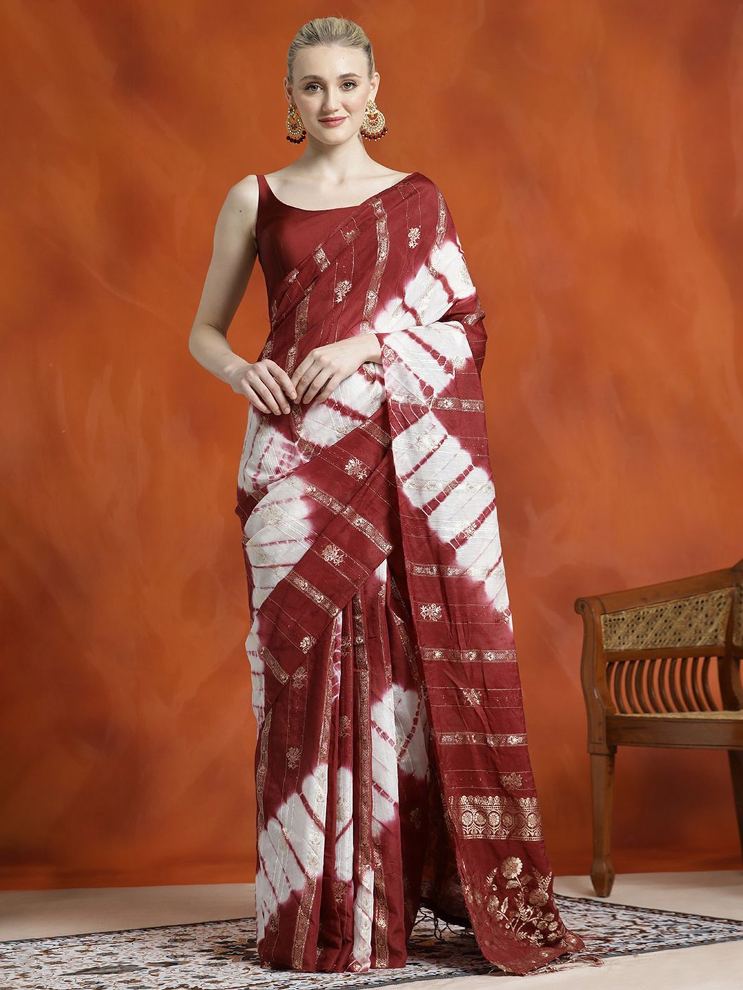 

Jaipur Kurti Banarasi Zari Woven Cotton Blend Saree, Maroon