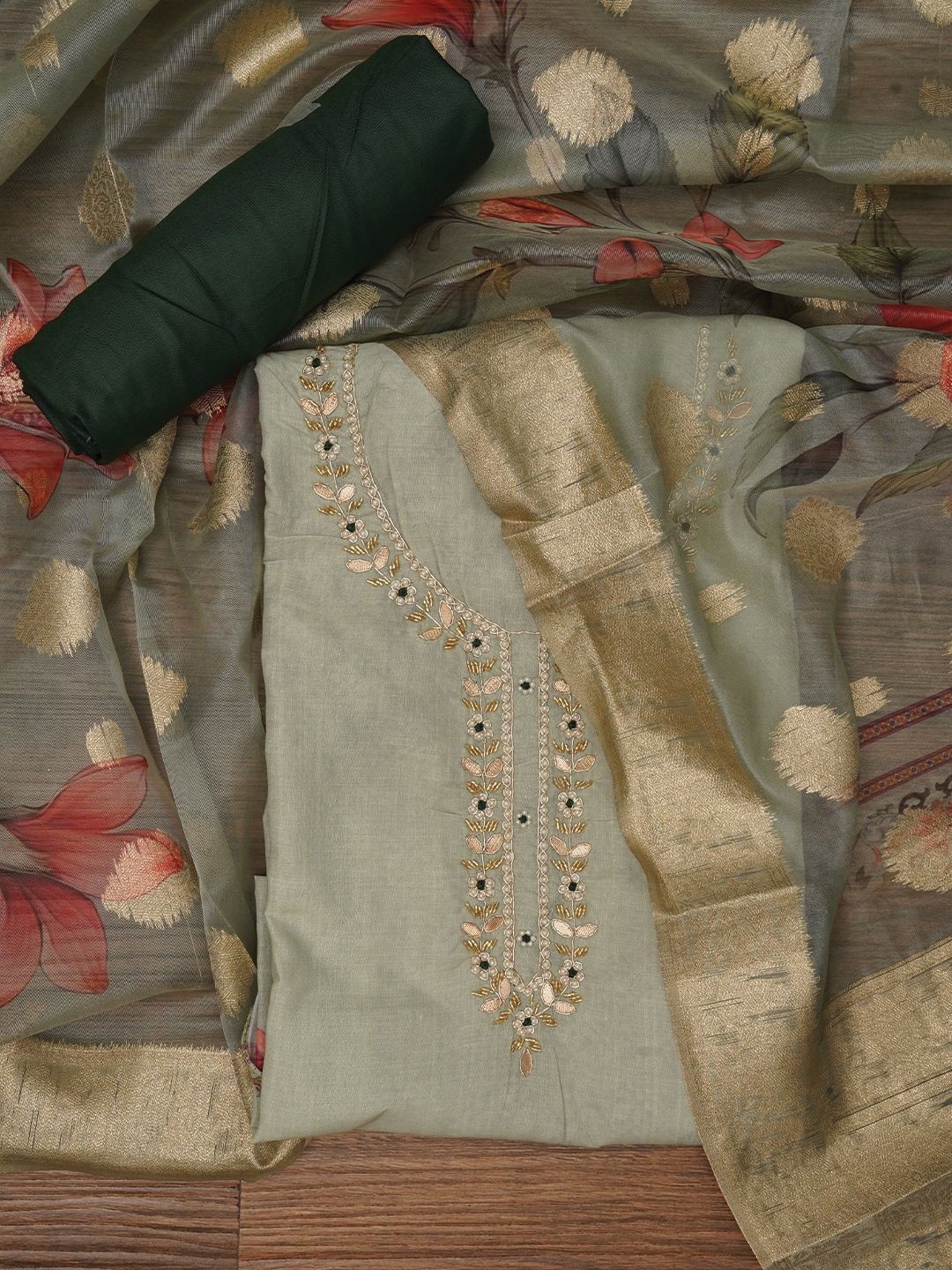 

Jaipur Kurti Floral Embellished Floral Printed Cotton Blend Dress Material with Dupatta, Green