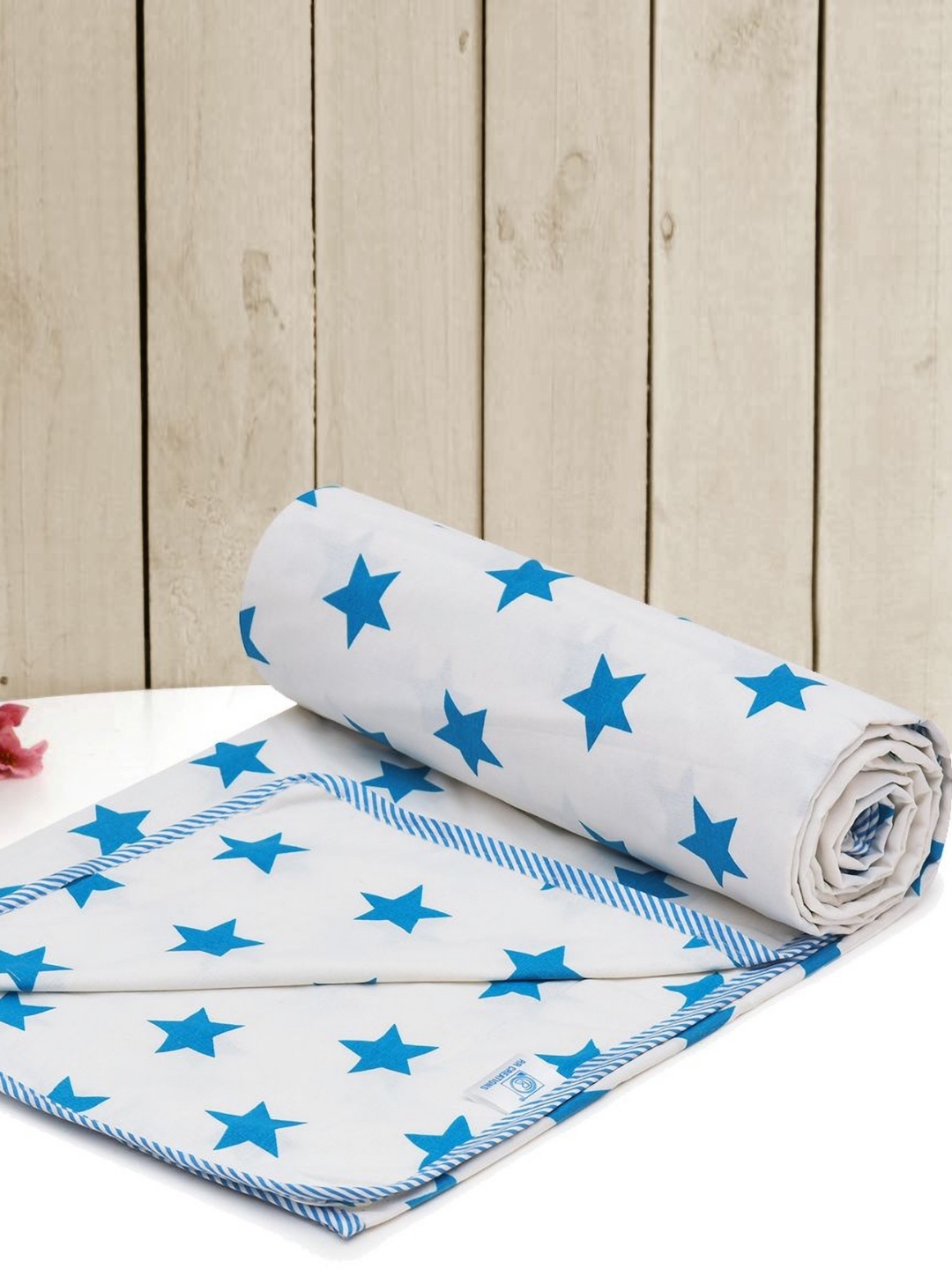 

RRC Blue & White Geometric AC Room 210 GSM Single Bed Dohar
