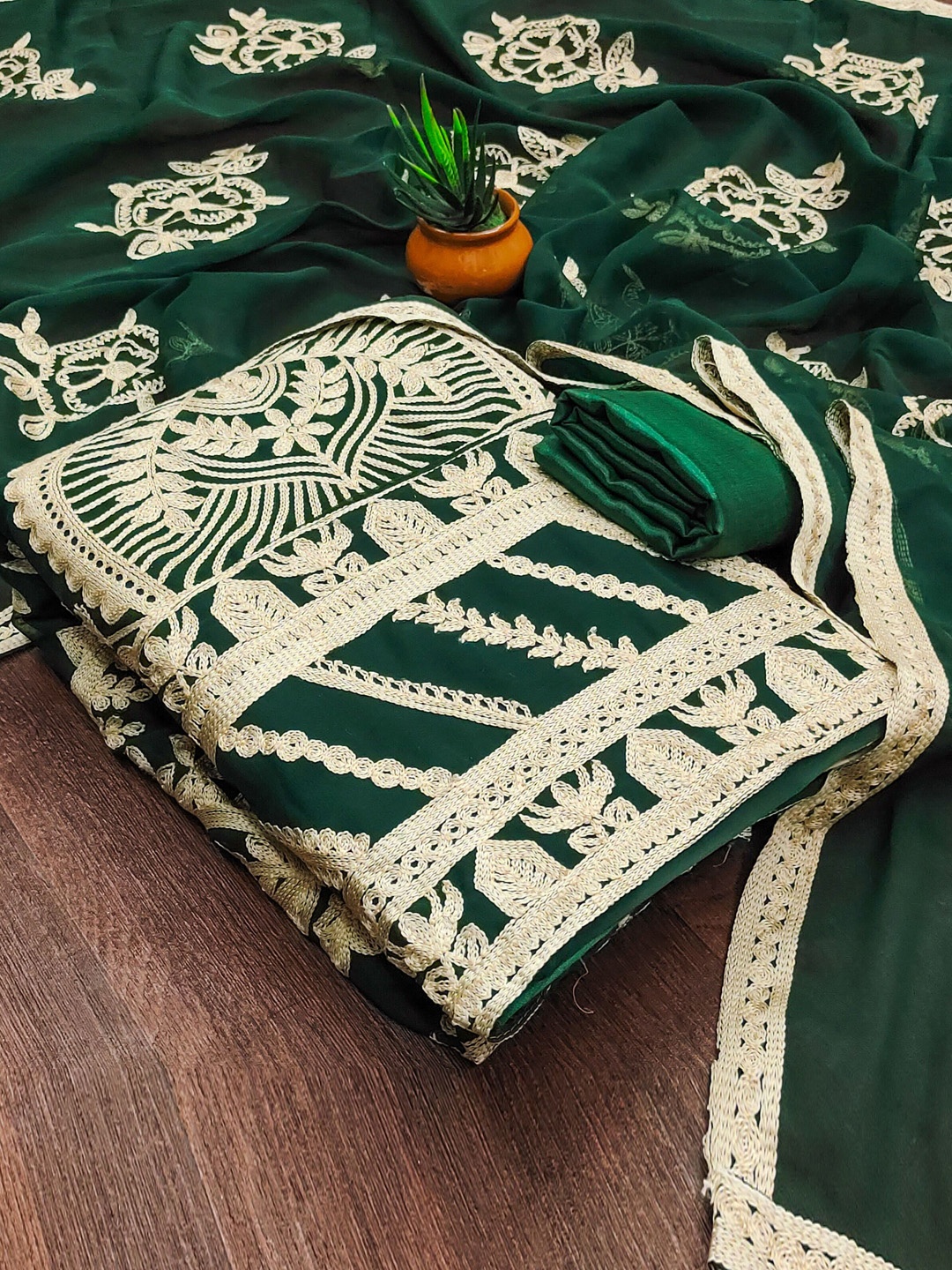 

Maroosh Floral Embroidered Unstitched Dress Material, Green