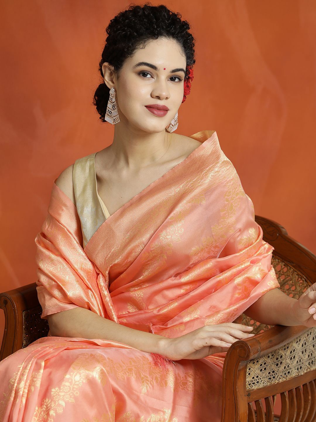 

Jaipur Kurti Heavy Banarasi Zari Woven Silk Blend Saree, Peach