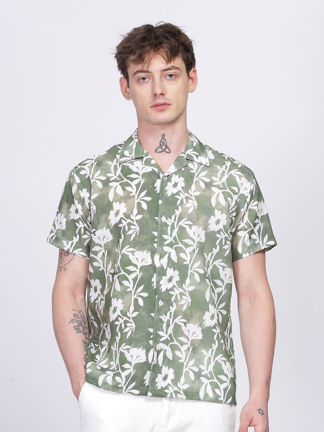 

Vestirio Men Relaxed Floral Printed Relaxed Fit Casual Shirt, Green