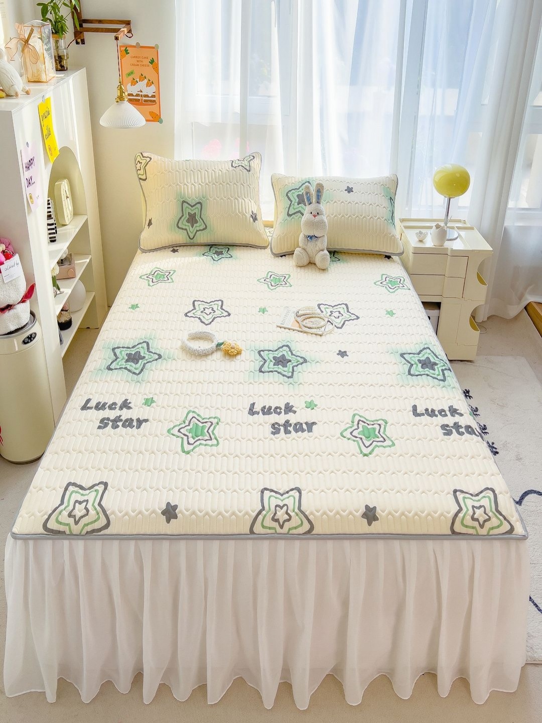 

JC HOME Beige & Green Graphic 160 TC King Bedsheet with 2 Pillow Covers