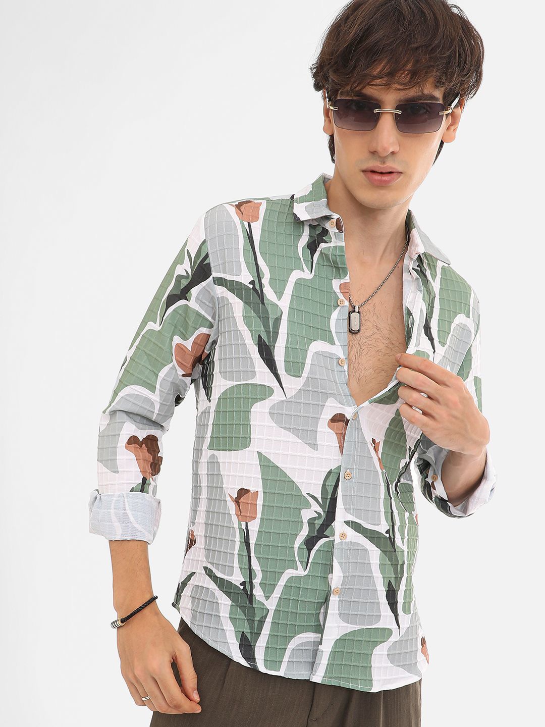 

Campus Sutra Men Comfort Spread Collar Floral Printed Casual Shirt, Green